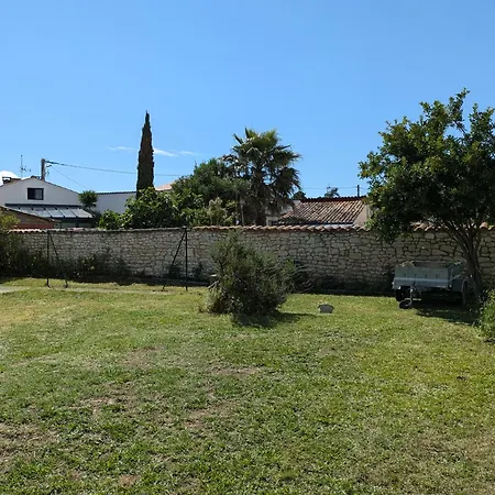 Maison De Famille Meschers Sur Gironde Plein Centre Ville Et A 14 Mn A Pieds De La Plage 别墅