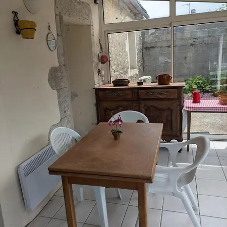 别墅 Maison De Famille Meschers Sur Gironde Plein Centre Ville Et A 14 Mn A Pieds De La Plage 吉伦特河畔梅谢尔