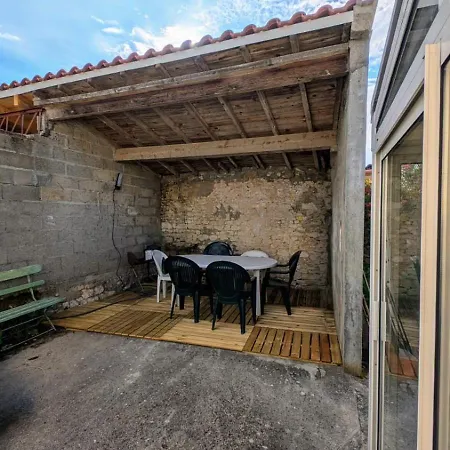 Maison De Famille Meschers Sur Gironde Plein Centre Ville Et A 14 Mn A Pieds De La Plage